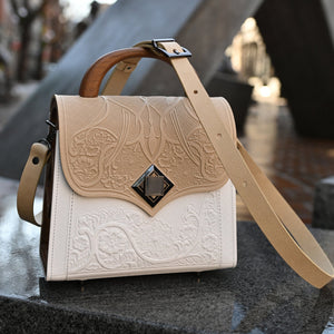 DIAMOND ivory/white