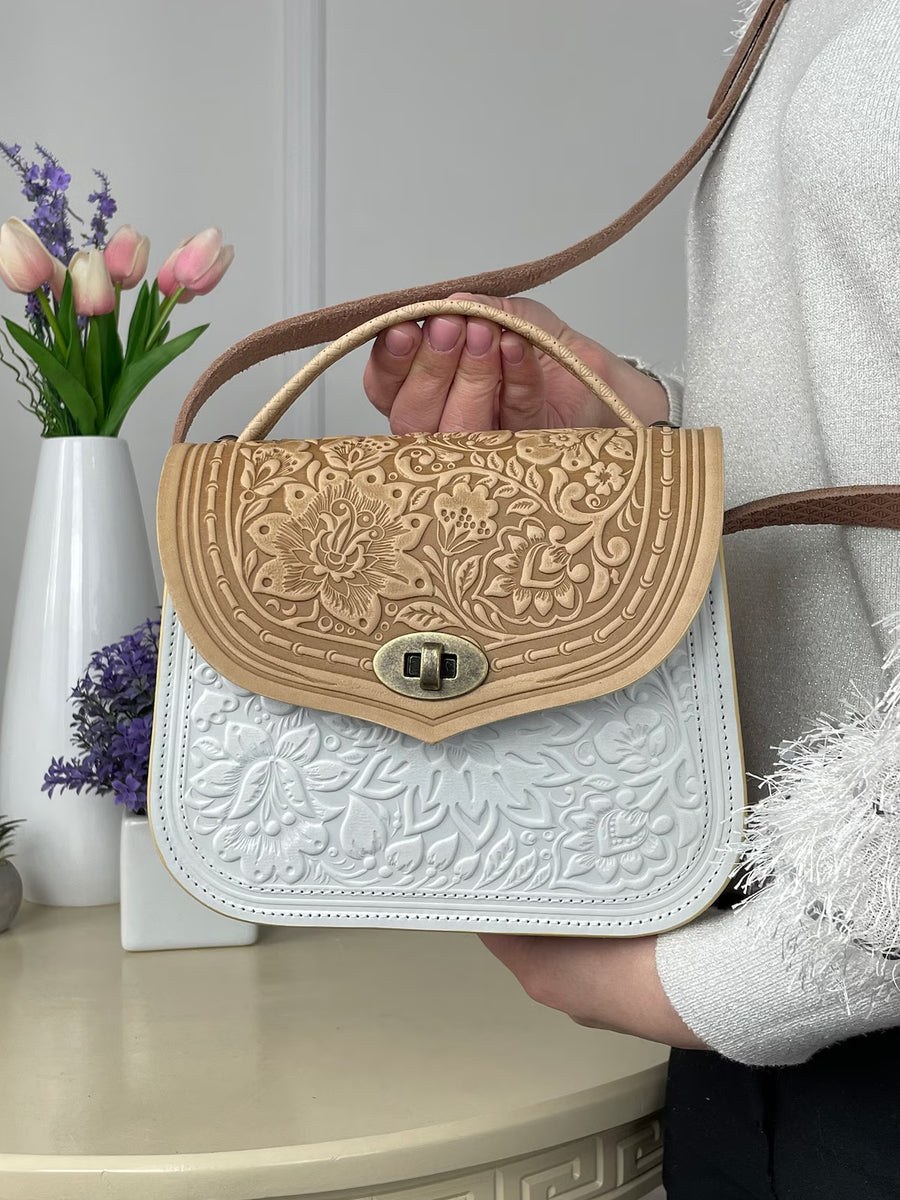 LOTUS ivory/white
