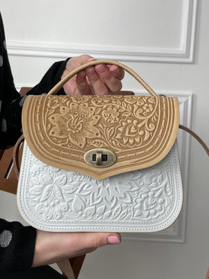 LOTUS ivory/white