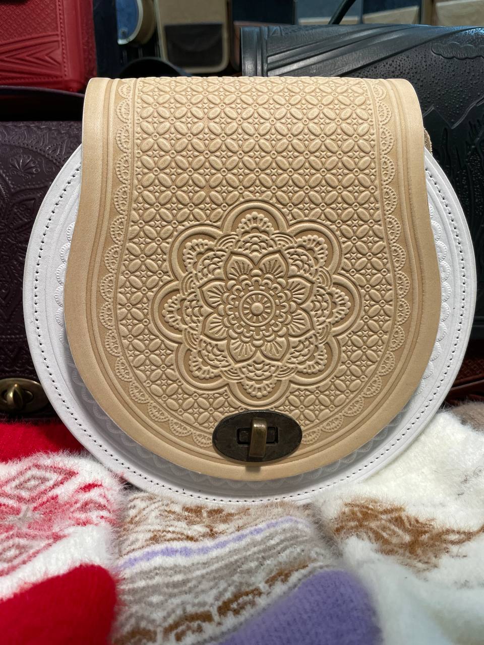 SAKURA ivory/white